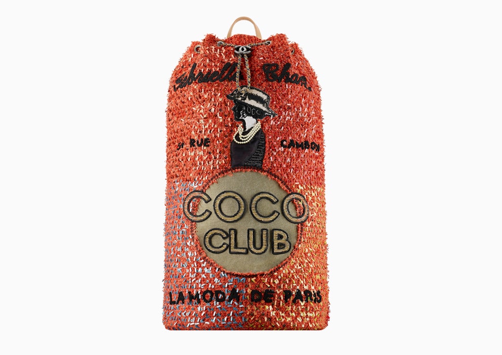 Твидовый рюкзак Chanel из кубинской круизной коллекции | Vogue