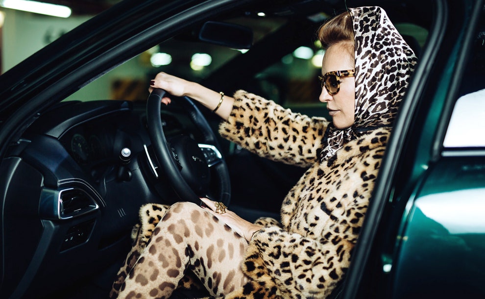 Виктория Шелягова за рулем Jaguar FPace тестдрайв автомобиля | Vogue