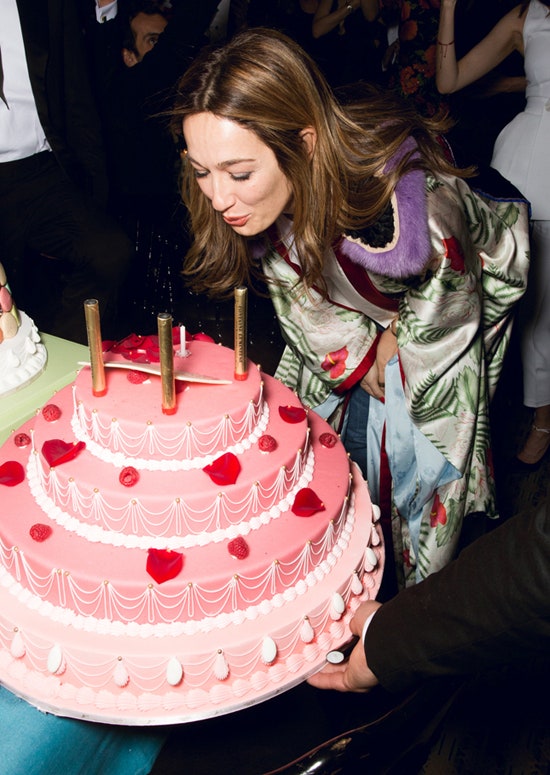 День рождения Aizel Group в Париже Наталья Водянова Елена Перминова и другие гости вечера | Vogue