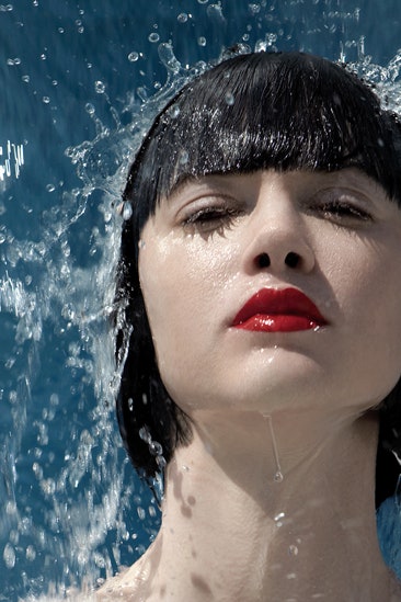 Givenchy Sparkling коллекция средств для ухода с легкими водянистыми кремами | Vogue