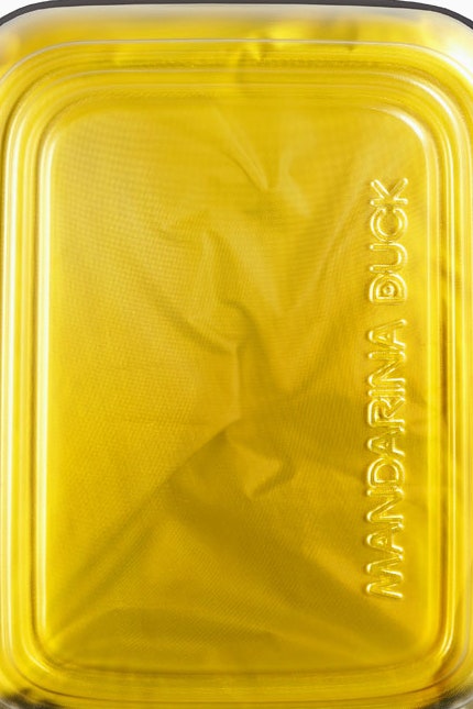 Прозрачные чемоданы Mandarina Duck из коллекции Popsicle со съемными цветными модулями | Vogue