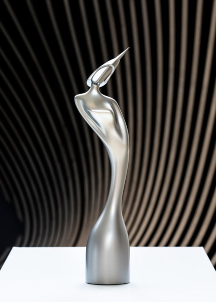 Награда Brit Awards статуэтка бюро Захи Хадид для лауреатов музыкальной премии | Vogue