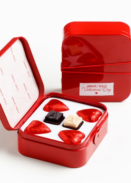ArmaniDolci наборы с шоколадом и пралине ко Дню всех влюбленных | Vogue