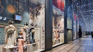 Самые красивые рождественские витрины универмагов и бутиков разных городов мира | Vogue