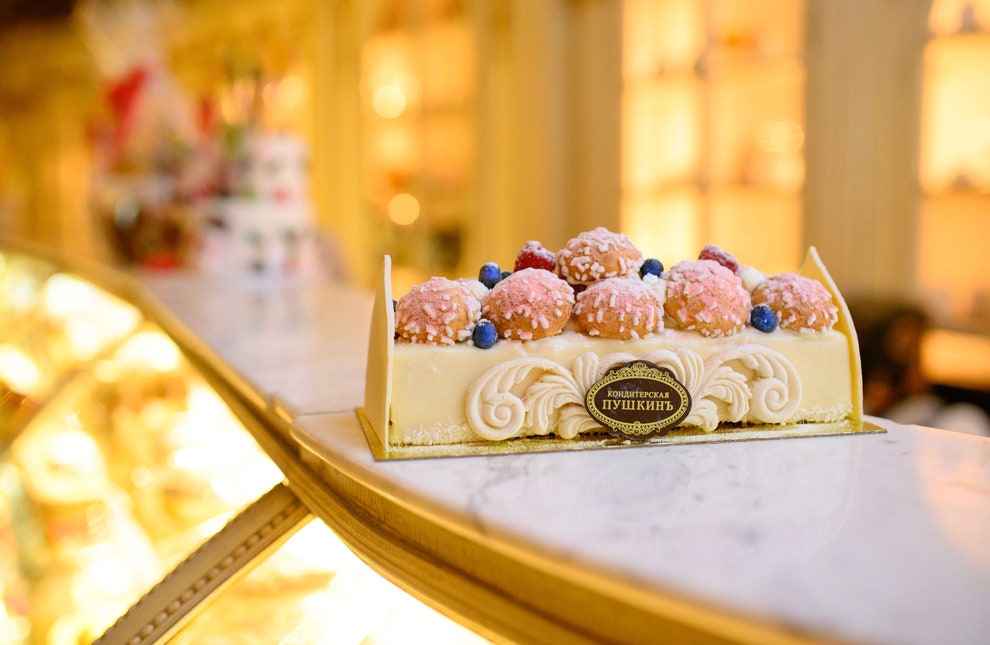 Лучшие новогодние десерты в ресторанах Москвы «Кафе Пушкинъ» «Brasserie Мост» Ribambelle | Vogue