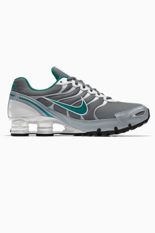 Nike 11590 рублей nike.ru.