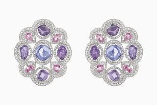 Белое золото танзаниты сапфиры и бриллианты —nbspсерьги Chanel — ул. Петровка 7.