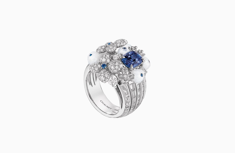Выставка высокого ювелирного искусства Chaumet в бутике бренда в Столешниковом переулке | Vogue