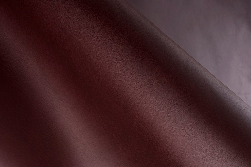 Марка Moynat LVMH запускает новый сорт кожи «Бородино» | Vogue