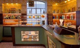 Bar Luce Fondazione Prada.