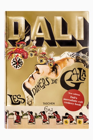 Актуально к Новому Году сюрреалистический пир. Dalí. Les dîners de Gala  44.99 taschen.com.