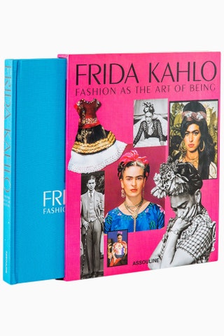 О влиянии художницы на моду. Frida Kahlo Fashion As The Art Of Being 195 netaporter.com.