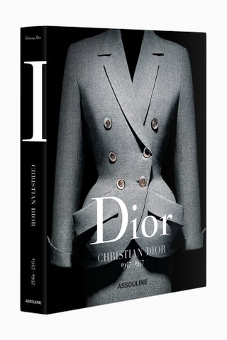 Первая глава истории французского Дома рассказывающая о периоде Кристиана Диора. Dior By Christian Dior 195 assouline.com.