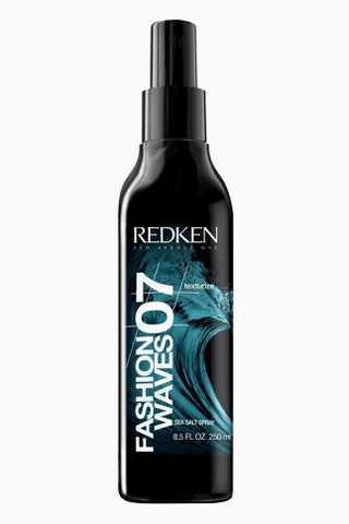 Спрей Redken с эффектом мокрых волос — 1350 рублей Redken.ru.