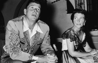 Рональд и Нэнси Рейган на вечеринке 1950.
