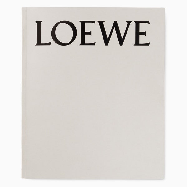 Прошлое, настоящее и будущее Loewe в одном альбоме