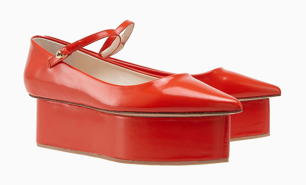 Туфли на платформе Delpozo из глянцевой красной кожи с застежками «Мэри Джейн» | Vogue