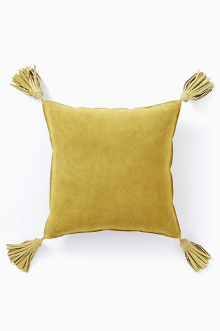Замшевая наволочка West Elm 49 westelm.com.