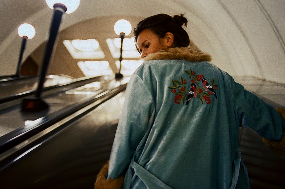 Пятая меховая коллекция The Muse by Xassa фото Натальи Туровниковой в шубах в метро | Vogue