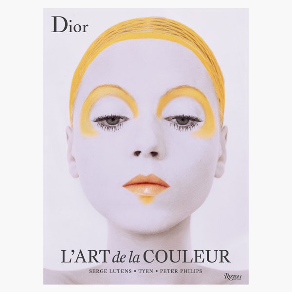 Цвет в макияже на страницах Dior
