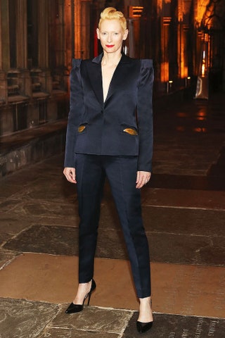 В Schiaparelli Haute Couture на премьере фильма «Доктор Стрэндж» в Лондоне.