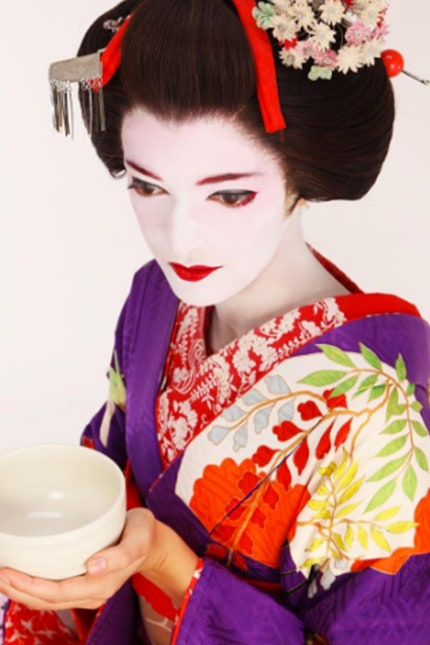 Фото Софии Санчес де Бетак в Японии образы гейши и японской лолиты визит в Piano Bar | Vogue
