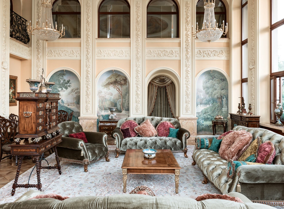 Дом Лилии Исхаковой на Рублевском шоссе в гостях у мехового дизайнера | Vogue