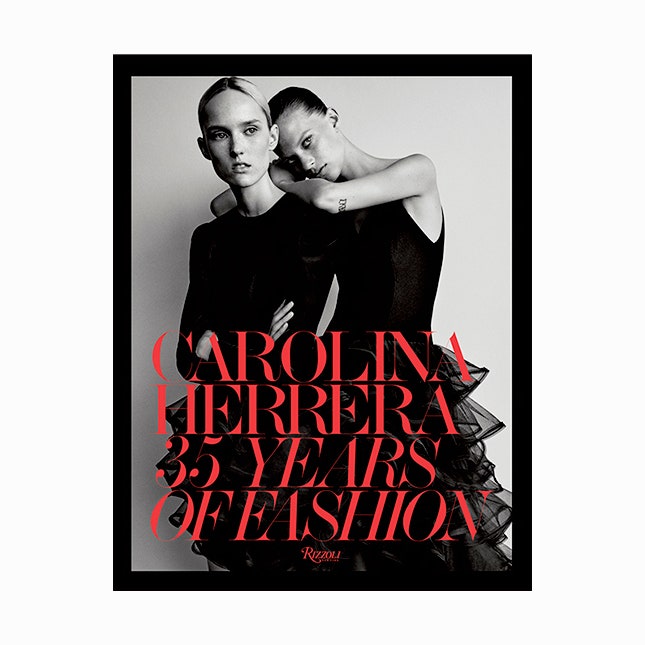 Pop-up-выставка в ЦУМе по случаю юбилея Дома Carolina Herrera