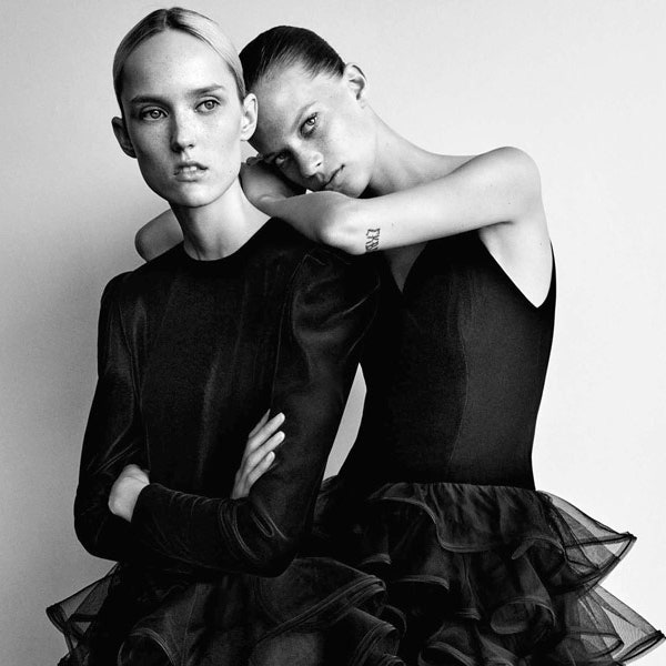 Pop-up-выставка в ЦУМе по случаю юбилея Дома Carolina Herrera