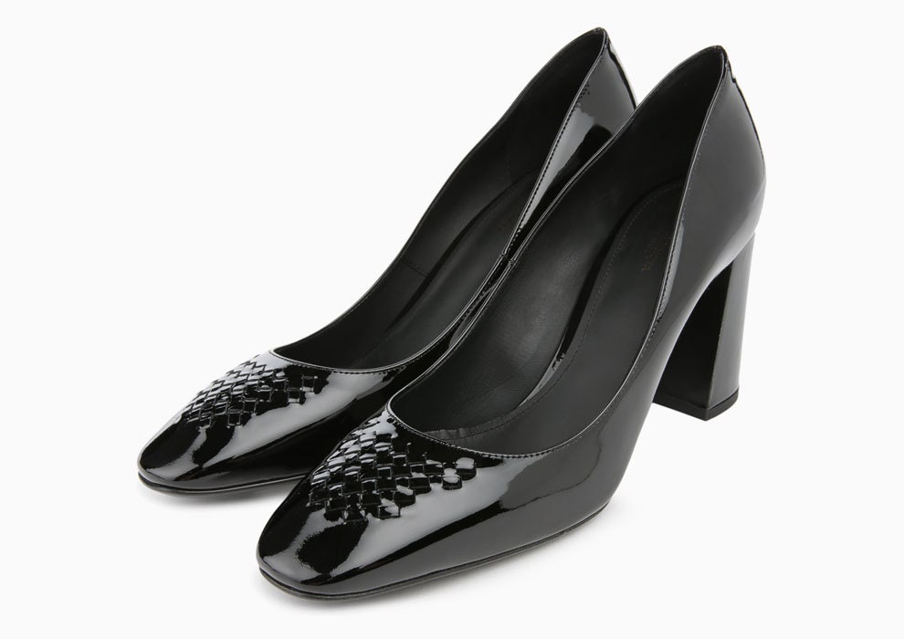 Туфли Bottega Veneta из лакированной кожи на устойчивом каблуке | Vogue