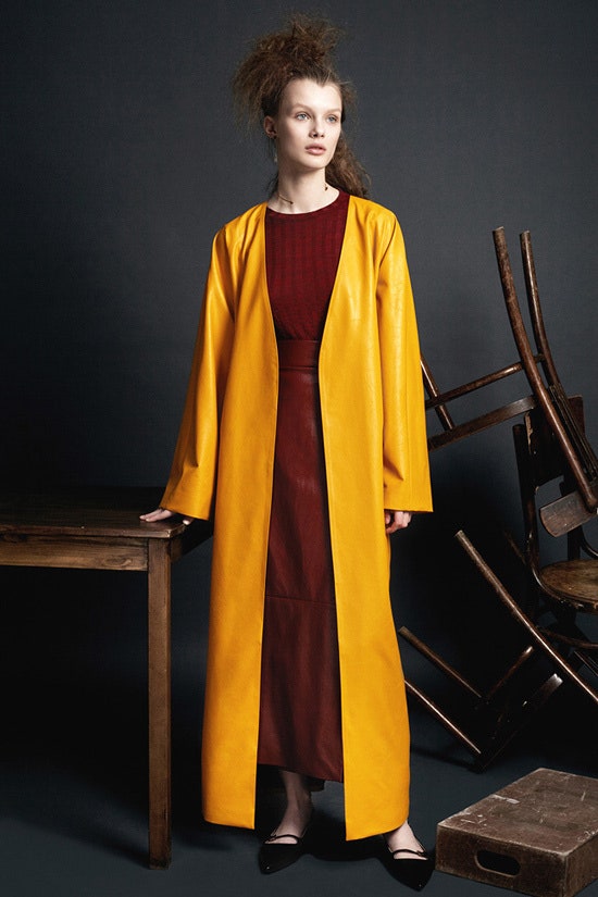 Платьехалат Masterpeace из экокожи желтого цвета | Vogue