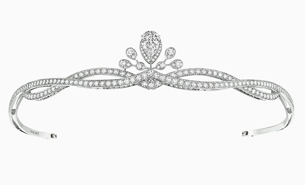 Кольцо Chaumet Aigrette Impriale в форме тиары с бриллиантом в пять карат | Vogue