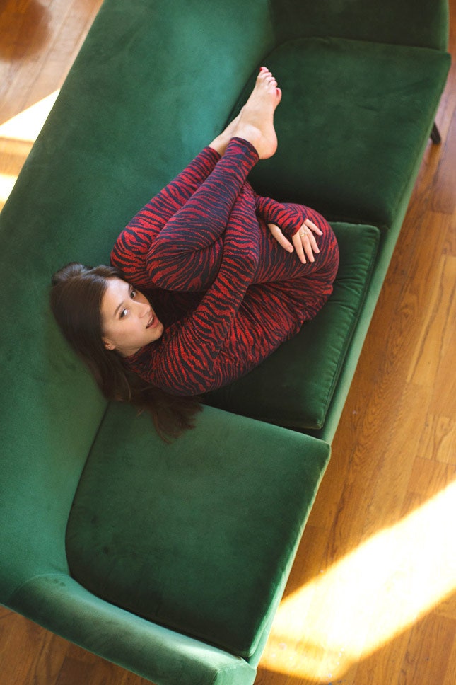 Надя Беджанова интервью с режиссером из Америки и фотосъемка в вещах Kenzo x HM | Vogue