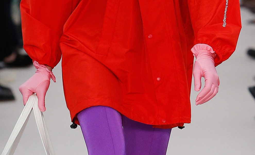 Цветные яркие перчатки для осени из коллекций Erdem Chanel Angelle Rochas Uterque | Vogue