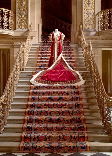 Выставка с нарядами герцогинь Девонширских в Чатсуортхаус | Vogue