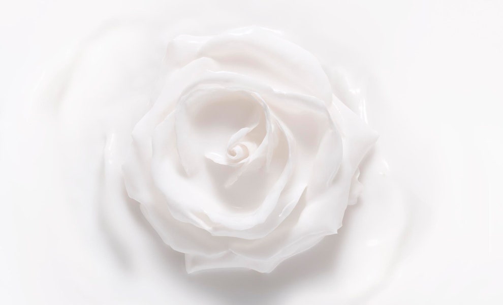 Dior Prestige масласыворотки крем с нектаром розы и массажный аппликатор | Vogue