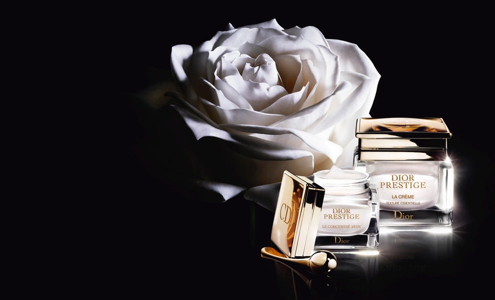 Dior Prestige масласыворотки крем с нектаром розы и массажный аппликатор | Vogue