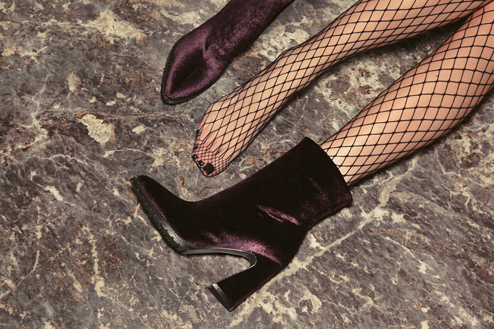 I Am Studio и Portal выпустили капсульную коллекцию обуви из бархата | Vogue