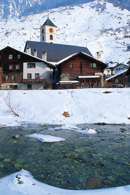 Отдых в Вальсе на горнолыжном курорте в Швейцарских Альпах | Vogue