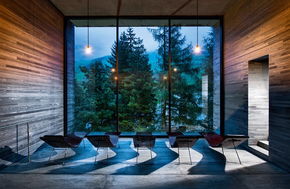 Отдых в Вальсе на горнолыжном курорте в Швейцарских Альпах | Vogue