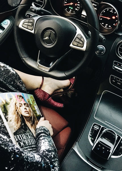 Instagramконкурс Vogue и MercedesBenz получи приглашение на тестдрайв или на Неделю моды | Vogue