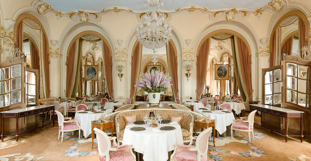 Показ Chanel Mtiers dArt пройдет в обновленном отеле Ritz на Вандомской площади | Vogue