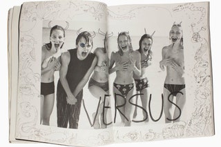Из альбома Versus Versace Spring Summer 1997.