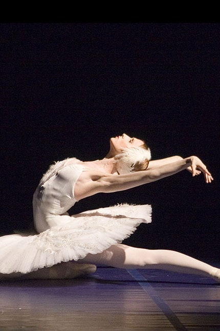Аромат Prima Ballerina Le Bolshoï от Guerlain представила Светлана Захарова в ЦУМе | Vogue