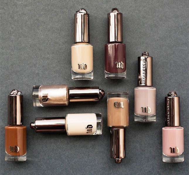 Лаки Urban Decay Naked Nail Color повторяющие палитру палетки теней | Vogue