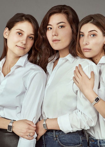 Часы Chanel BoyFriend Tweed и артобъекты молодых художниц посвященные им | Vogue