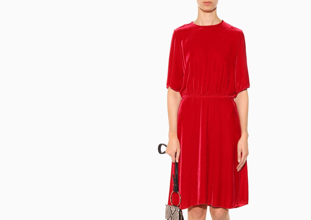 Красное бархатное платье Étoile Isabel Marant с чем носить модную вещь | Vogue
