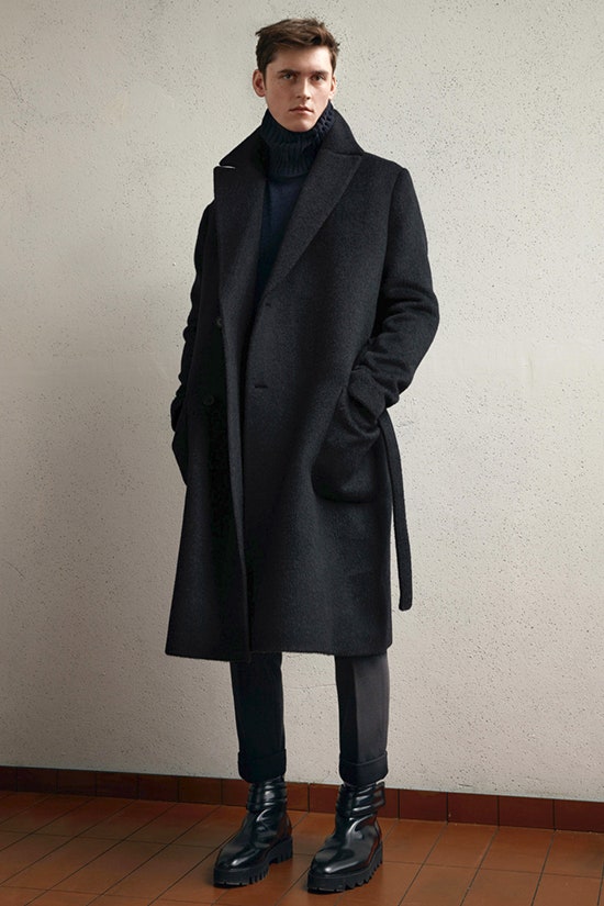 Мужская линия HM Studio пальто водолазки брюки и шарфы | Vogue