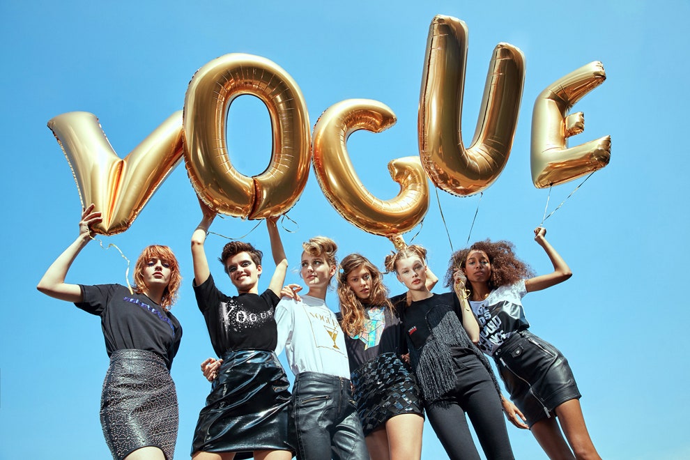 Коллекционные футболки Vogue Fashions Night Out от 16 российских дизайнеров | Vogue