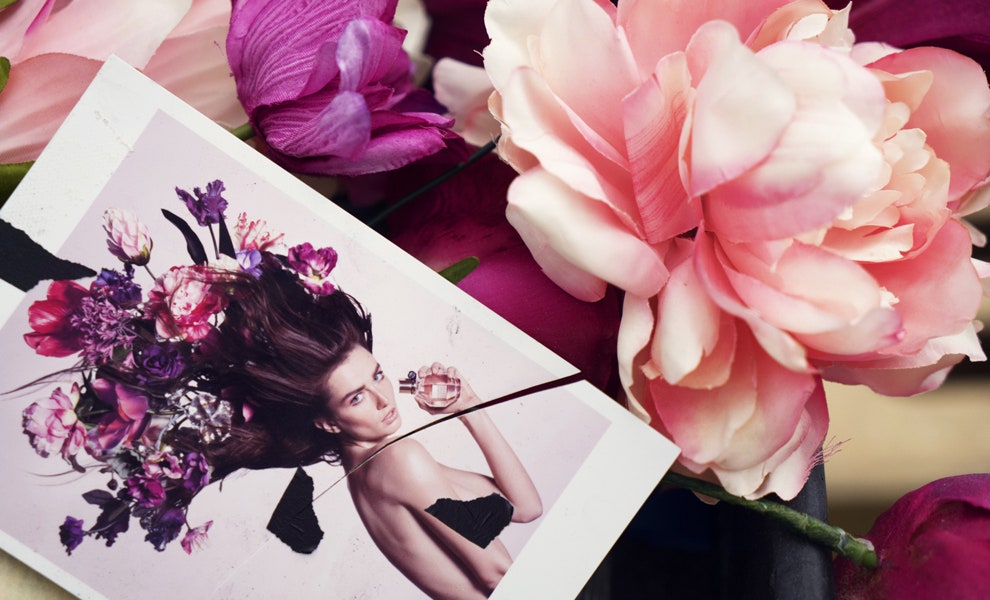 Парфюмированное масло Flowerbomb Viktor  Rolf с нотами жасмина орхидеи и розой сентифолия | Vogue